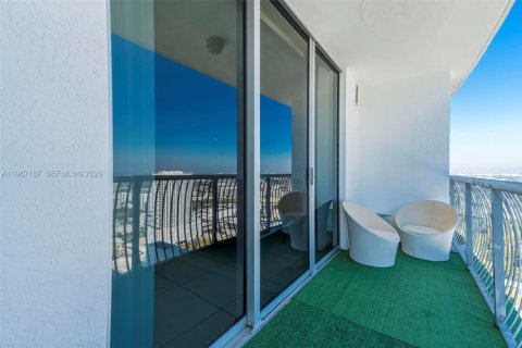 Condo in Miami, Florida  № 2244428 - photo 21