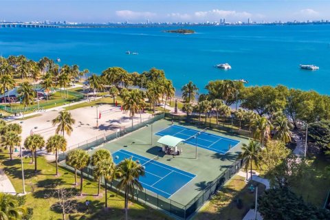 Condo in Miami, Florida  № 2244428 - photo 23