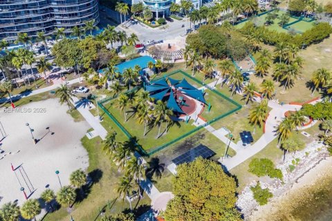 Condo in Miami, Florida  № 2244428 - photo 27