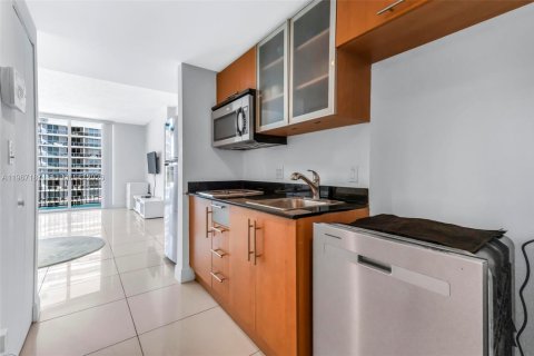 Condo in Miami, Florida  № 2244428 - photo 4