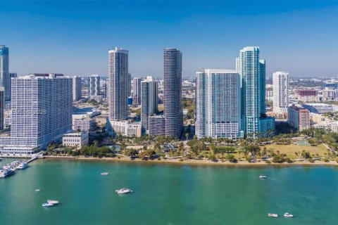 Condo in Miami, Florida  № 2244428 - photo 29
