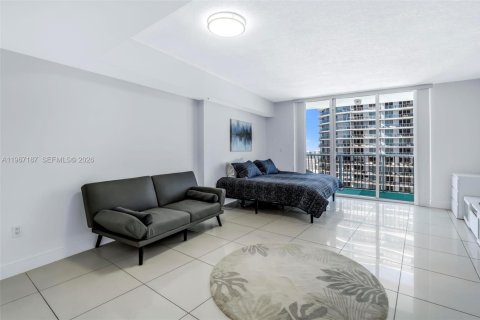 Condo in Miami, Florida  № 2244428 - photo 7