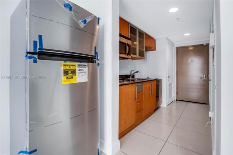 Condo in Miami, Florida  № 2244428 - photo 5
