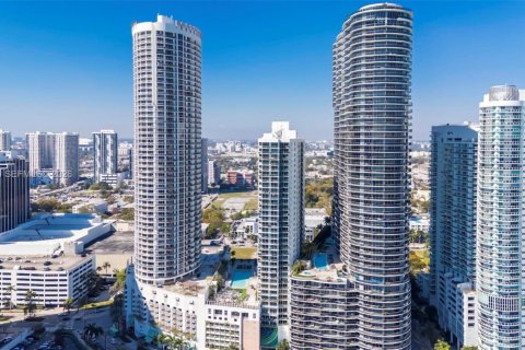 Studio in the Condo in Miami, Florida  № 2244428