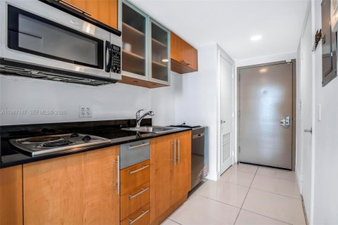 Condo in Miami, Florida  № 2244428 - photo 3