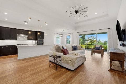 House in Lakewood Ranch, Florida 3 bedrooms, 212.93 sq.m. № 2238353 - photo 6