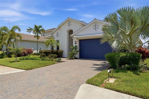 House in Lakewood Ranch, Florida 3 bedrooms, 212.93 sq.m. № 2238353 - photo 2