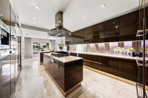 Villa ou maison à vendre à Coral Gables, Floride: 3 chambres, 361.02 m2 № 2085375 - photo 10