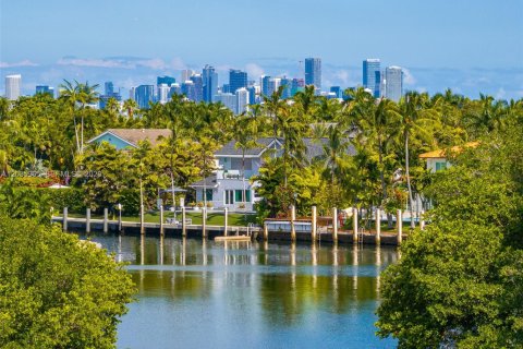 Villa ou maison à vendre à Coral Gables, Floride: 3 chambres, 361.02 m2 № 2085375 - photo 5