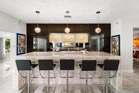 Villa ou maison à vendre à Coral Gables, Floride: 3 chambres, 361.02 m2 № 2085375 - photo 17