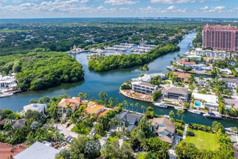 Villa ou maison à vendre à Coral Gables, Floride: 3 chambres, 361.02 m2 № 2085375 - photo 2