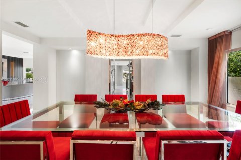 Villa ou maison à vendre à Coral Gables, Floride: 3 chambres, 361.02 m2 № 2085375 - photo 9