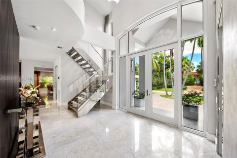 Villa ou maison à vendre à Coral Gables, Floride: 3 chambres, 361.02 m2 № 2085375 - photo 18