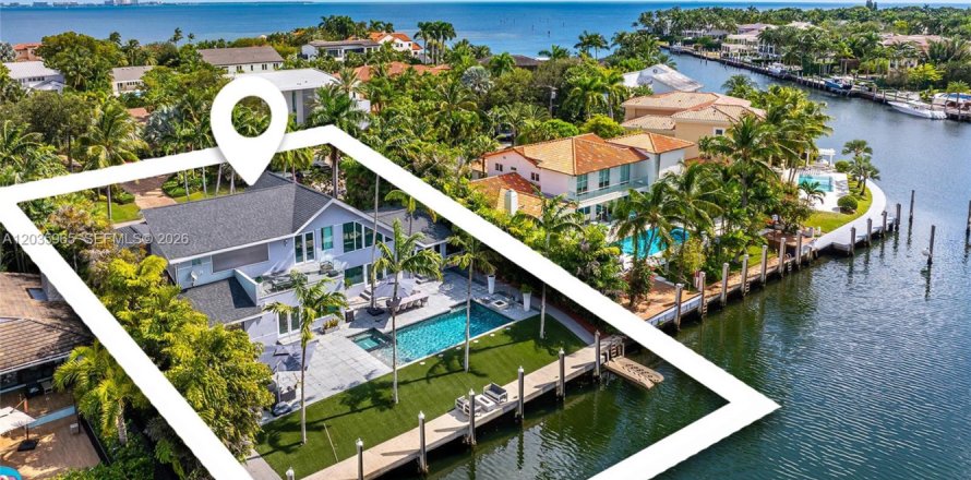 Villa ou maison à Coral Gables, Floride 3 chambres, 361.02 m2 № 2085375