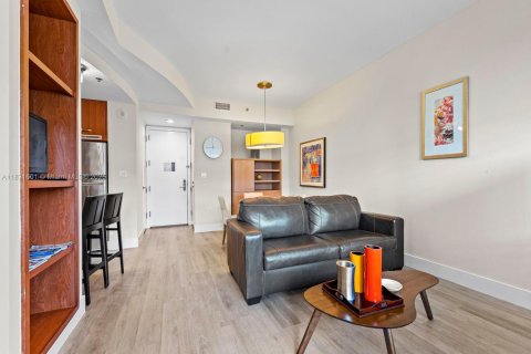 Condominio en venta en Miami, Florida, 1 dormitorio, 67.73 m2 № 1814407 - foto 6