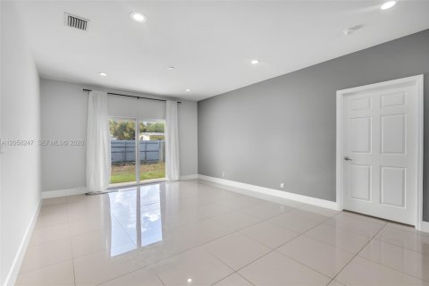 Villa ou maison à vendre à Fort Lauderdale, Floride: 4 chambres, 169.27 m2 № 2265864 - photo 10