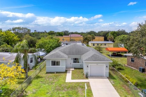 Villa ou maison à vendre à Fort Lauderdale, Floride: 4 chambres, 169.27 m2 № 2265864 - photo 27