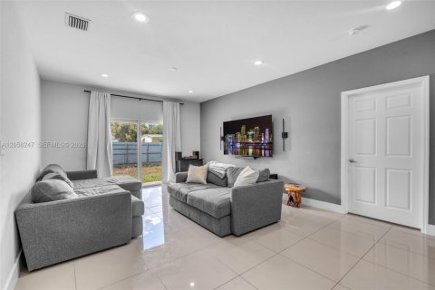 Villa ou maison à vendre à Fort Lauderdale, Floride: 4 chambres, 169.27 m2 № 2265864 - photo 11