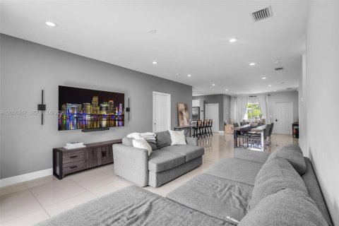 Villa ou maison à vendre à Fort Lauderdale, Floride: 4 chambres, 169.27 m2 № 2265864 - photo 8