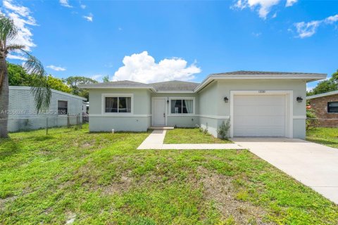 Villa ou maison à vendre à Fort Lauderdale, Floride: 4 chambres, 169.27 m2 № 2265864 - photo 2