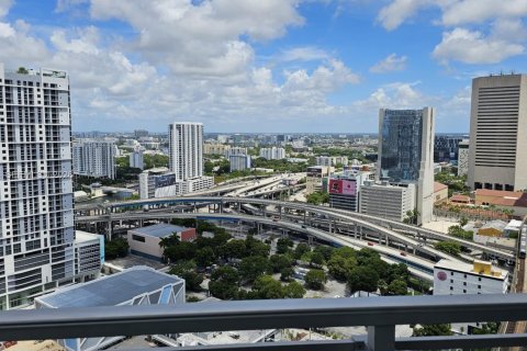 Condo in Miami, Florida, 1 bedroom  № 1999472 - photo 16