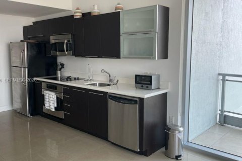 Condo in Miami, Florida, 1 bedroom  № 1999472 - photo 6