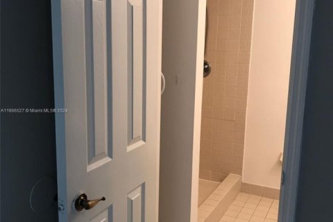 Купить кондоминиум в Майами, Флорида 3 спальни, 98.85м2, № 1978201 - фото 28