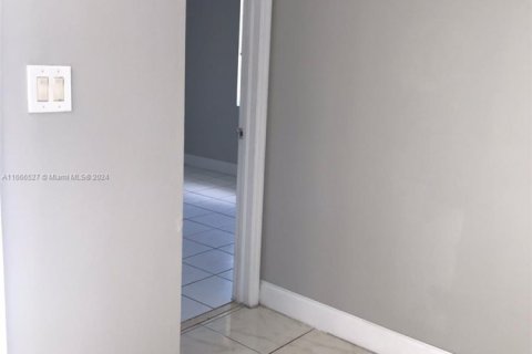 Купить кондоминиум в Майами, Флорида 3 спальни, 98.85м2, № 1978201 - фото 8