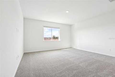 House in Zephyrhills, Florida 5 bedrooms, 353.68 sq.m. № 2110503 - photo 30