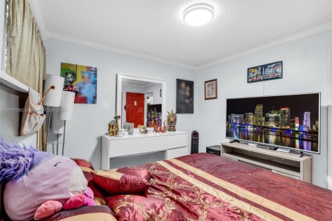 Townhouse in Hialeah, Florida 3 bedrooms, 103.59 sq.m. № 1735635 - photo 26