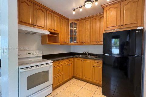 Casa en venta en Hallandale Beach, Florida, 3 dormitorios, 117.61 m2 № 2045315 - foto 12