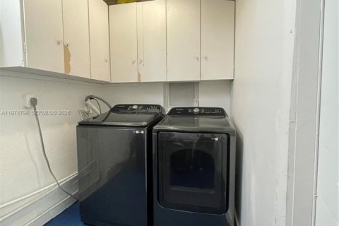 Casa en venta en Hallandale Beach, Florida, 3 dormitorios, 117.61 m2 № 2045315 - foto 19