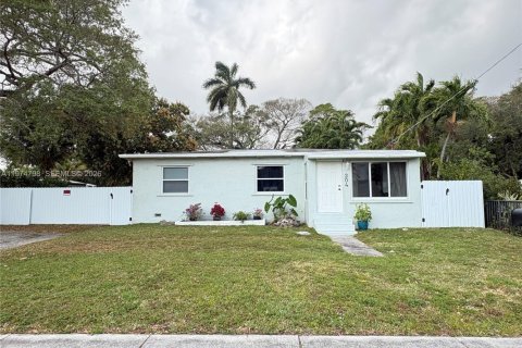 Casa en Hallandale Beach, Florida 3 dormitorios, 117.61 m2 № 2045315