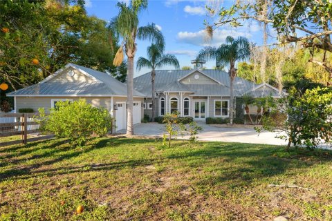 House in Weirsdale, Florida 3 bedrooms, 262.08 sq.m. № 1555166 - photo 8