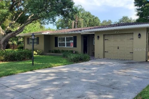 House in Clearwater, Florida 3 bedrooms, 144.09 sq.m. № 2151945