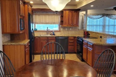 House in Clearwater, Florida 3 bedrooms, 144.09 sq.m. № 2151945 - photo 6