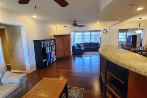 House in Clearwater, Florida 3 bedrooms, 144.09 sq.m. № 2151945 - photo 11