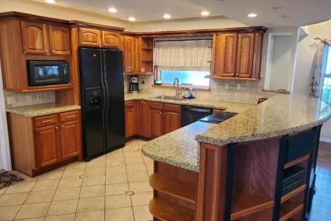 House in Clearwater, Florida 3 bedrooms, 144.09 sq.m. № 2151945 - photo 7