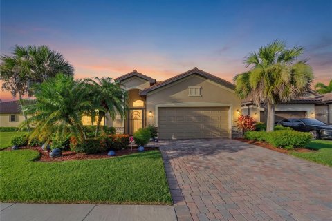 House in Naples, Florida 3 bedrooms, 153.2 sq.m. № 2220971
