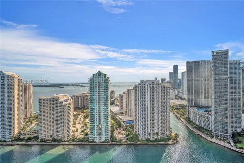 Condo in Miami, Florida, 1 bedroom  № 2010090 - photo 2
