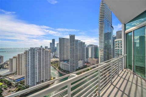 Condo in Miami, Florida, 1 bedroom  № 2010090 - photo 3