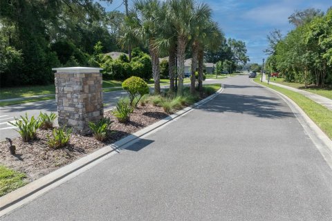 House in DeLand, Florida 4 bedrooms, 215.44 sq.m. № 2207764 - photo 4