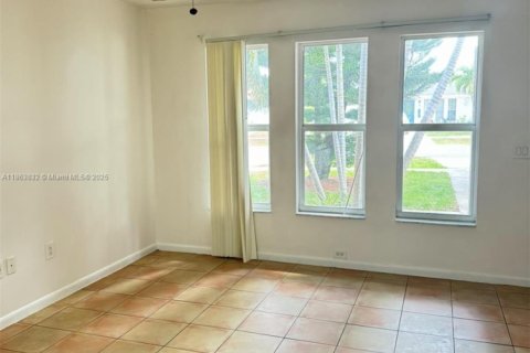 Condo in Wellington, Florida, 2 bedrooms  № 1980523 - photo 3