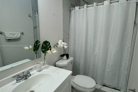 Condo in Wellington, Florida, 2 bedrooms  № 1980523 - photo 16