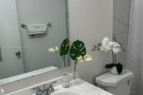 Condo in Wellington, Florida, 2 bedrooms  № 1980523 - photo 15