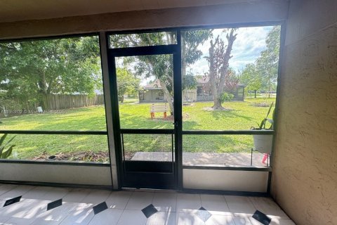 Condo in Wellington, Florida, 2 bedrooms  № 1980523 - photo 18