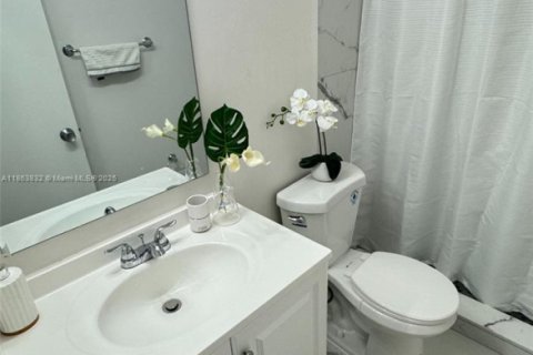 Condo in Wellington, Florida, 2 bedrooms  № 1980523 - photo 17