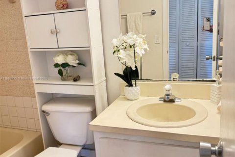 Condo in Wellington, Florida, 2 bedrooms  № 1980523 - photo 8