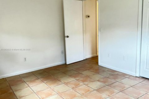 Condo in Wellington, Florida, 2 bedrooms  № 1980523 - photo 11