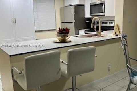 Снять в аренду кондоминиум в Дания-Бич, Флорида 2 спальни, 106.28м2, № 1817090 - фото 2